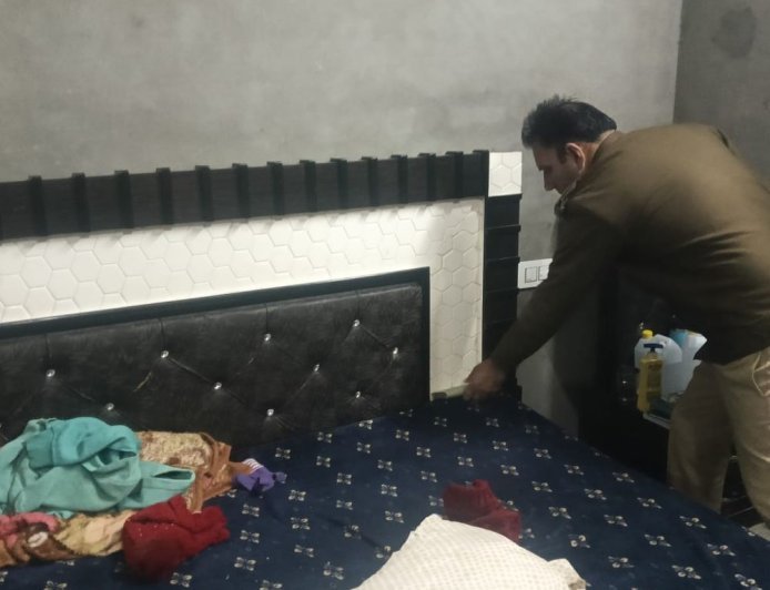 फतेहाबाद पुलिस ने चलाया सर्च अभियान:सार्वजनिक स्थानों की ली तलाशी, सड़कों पर नाकाबंदी, वाहनों की जांच करी, ड्राइवरों से पूछताछ