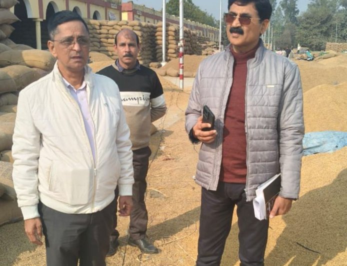 चंदौली में 57% धान खरीद पूरी:1.3 लाख टन धान खरीदा, किसानों को ₹277 करोड़ का भुगतान
