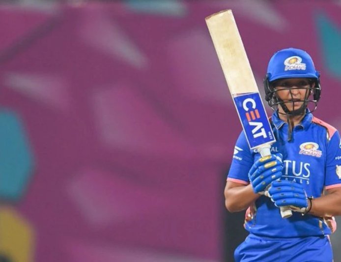 Women's Premier League: हरमनप्रीत कौर की दमदार पारी से मुंबई इंडियंस ने गुजरात जायंट्स को हराया