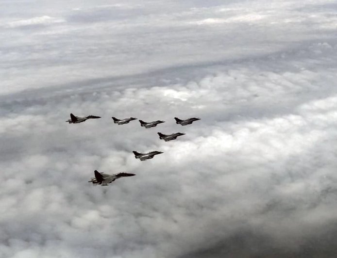 Iran Shuts Airspace | ईरान ने अचानक बंद किया अपना हवाई क्षेत्र, क्षेत्र में तनाव और अमेरिकी हमलों की आशंका बढ़ी