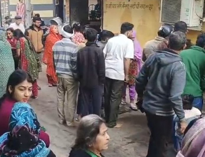 बांसवाड़ा में नाली में मिला 6-7 महीने का भ्रूण:एमजी हॉस्पिटल की मॉर्च्युरी में रखवाया, पुलिस सीसीटीवी खंगालने में जुटी