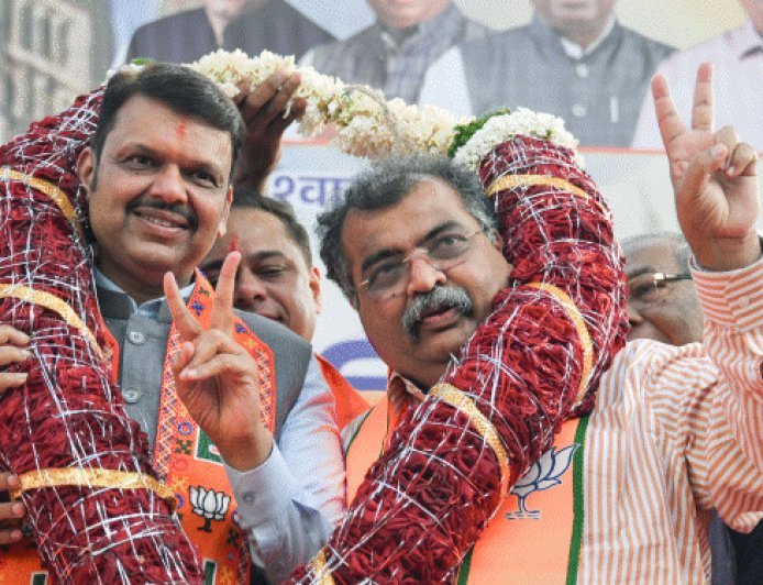 महाराष्ट्र-29 नगर निगमों में 17 पर अकेले BJP का कब्जा:राउत बोले- शिंदे जयचंद नहीं बनते तो मुंबई में कभी BJP का मेयर नहीं बनता