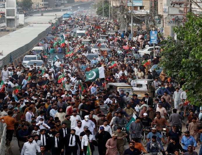 Pakistan में बड़ा संकट: Balochistan में वेतन के लिए सड़कों पर उतरेंगे लाखों कर्मचारी, दिया अल्टीमेटम