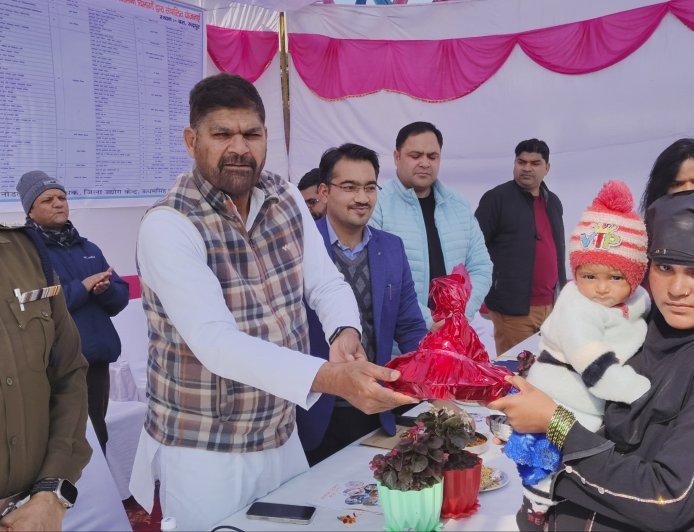 ग्रामीणों को मिली एक ही छत के नीचे सभी सेवाएं।*