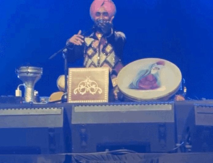 सिंगर सरताज बोले- सोनम बाजवा ग्रेसफुल लेडी:पंजाबी बोली डालकर कहा- तेनूं बणा लूं साली; न्यू ईयर पर अश्लील डांस का विरोध हुआ था