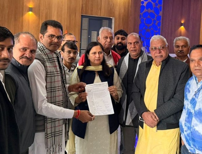 दिल्ली की सांसद से मिले URF गुरुग्राम के पदाधिकारी:द्वारका एक्सप्रेस-वे पर बसें चलाने की मांग, यू-टर्न सुधारने पर भी चर्चा