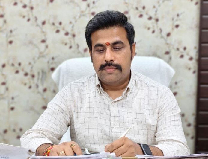 झालावाड़ में होंगे 13.5 करोड़ के विकास कार्य:45 वार्डों में सड़कें और नालियां सुधरेंगे; तीन महीने में बदलेगी शहर की सूरत