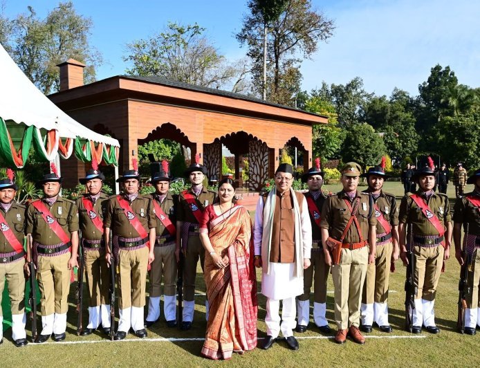 77वें गणतंत्र दिवस के पावन अवसर पर शासकीय आवास परिसर में गर्व और सम्मान के साथ राष्ट्रीय ध्वज फहराया