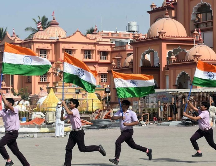 आखिर कबतक जटिल पूर्वाग्रहों से परेशान रहेगा भारत गणतंत्र?