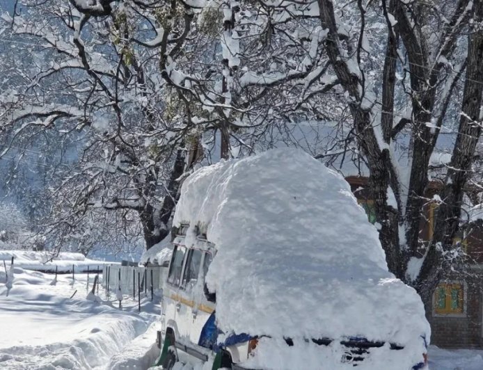 कश्‍मीर में भारी बर्फबारी से होटलवालों की मौज, आसमान छूने लगा किराया, गुलमर्ग के 100 फीसदी होटल बुक