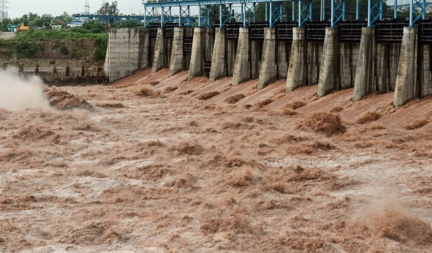 Afghanistan Flash Floods | अफगानिस्तान में भारी बारिश के कारण अचानक आई बाढ़, कम से कम 17 लोगों की मौत