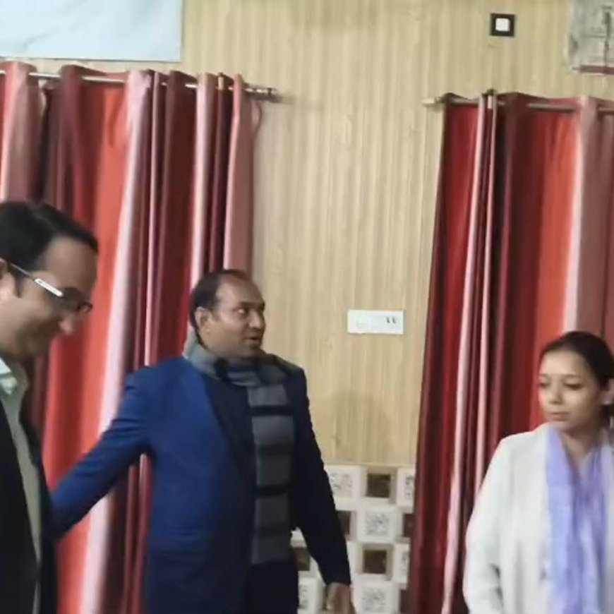 बागपत डीएम ने रैन बसेरों का निरीक्षण किया:बढ़ती ठंड के मद्देनजर अलाव व्यवस्था जांची