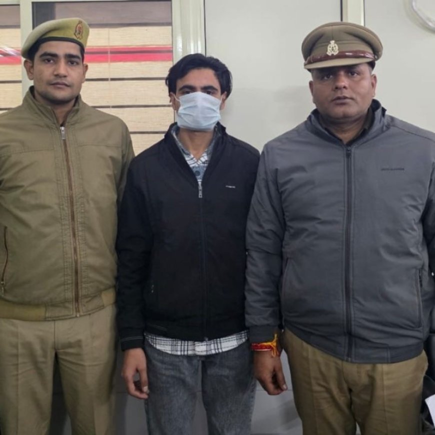 बागपत में व्हाट्सऐप हैक कर ठगी करने वाला गिरफ्तार:भारी मात्रा में दस्तावेज बरामद, पुलिस जांच में जुटी