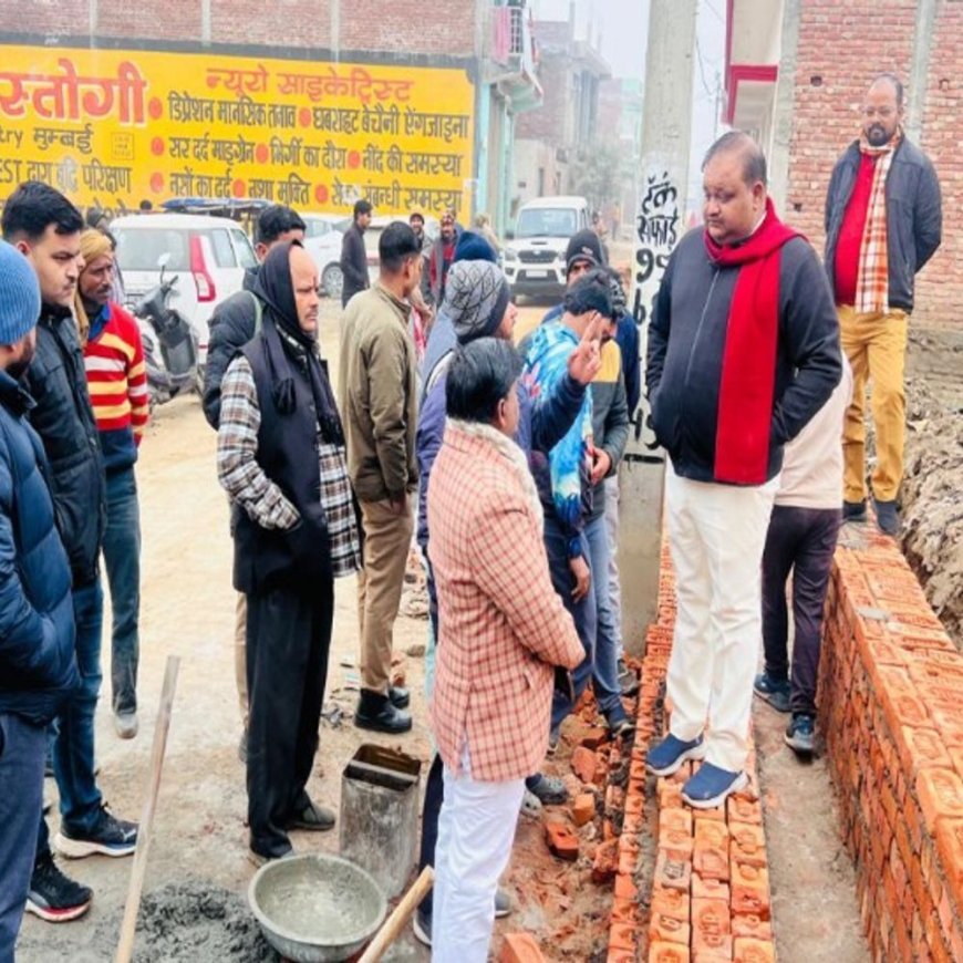 पीली ईंट से नाला निर्माण, विधायक ने जेसीबी से गिरवाया:घटिया सामग्री पर अधिकारियों को फटकार, ठेकेदार पर कार्रवाई के निर्देश