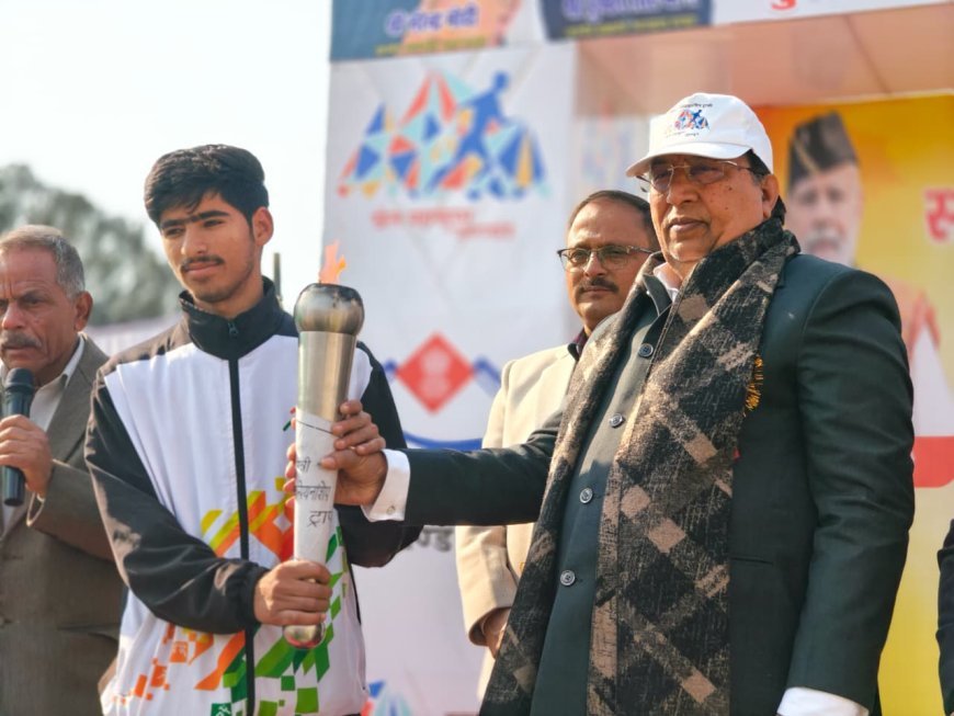 राज्यसभा सांसद नरेश बंसल ने देहरादून मे सांसद चैंपियनशिप ट्रॉफी का किया शुभारंभ।खिलाड़ियों से हाथ मिलाया, जीत की दी बधाईयां