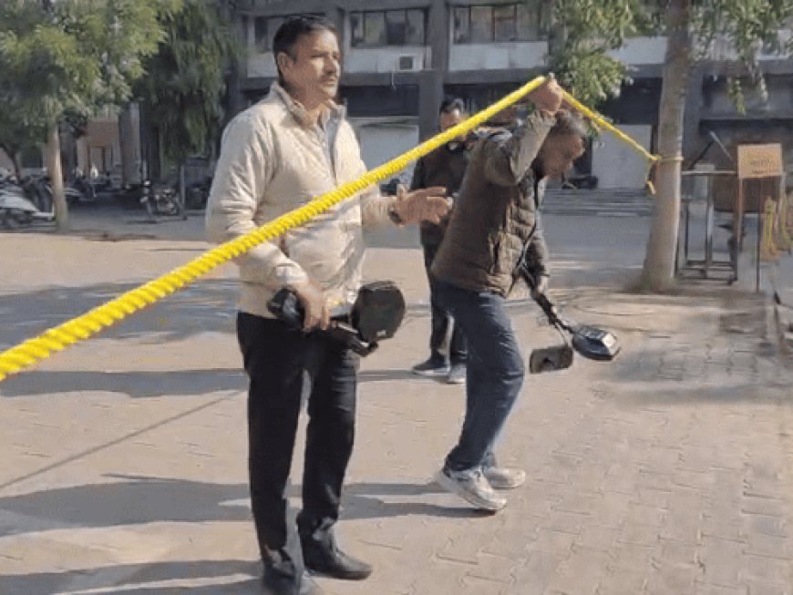 फतेहाबाद के लघु-सचिवालय को बम से उड़ाने की धमकी:डीसी को भेजी मेल; बिल्डिंग सील कर कर्मचारी निकाले बाहर; बम निरोधक टीम बुलाई