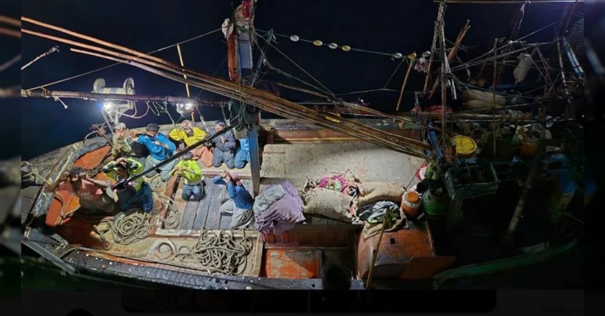 Indian Coast Guard की बड़ी कार्रवाई, भारतीय समुद्री सीमा में घुसी पाकिस्तानी नाव जब्त, 9 क्रू सदस्य हिरासत में