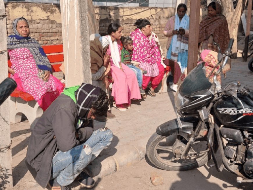 लव मैरिज के 6 माह बाद लड़की ने फांसी लगाई:रेवाड़ी में पंखे पर लटका मिला शव, दरवाजा तोड़कर बाहर निकाला; परिजनों का हंगामा