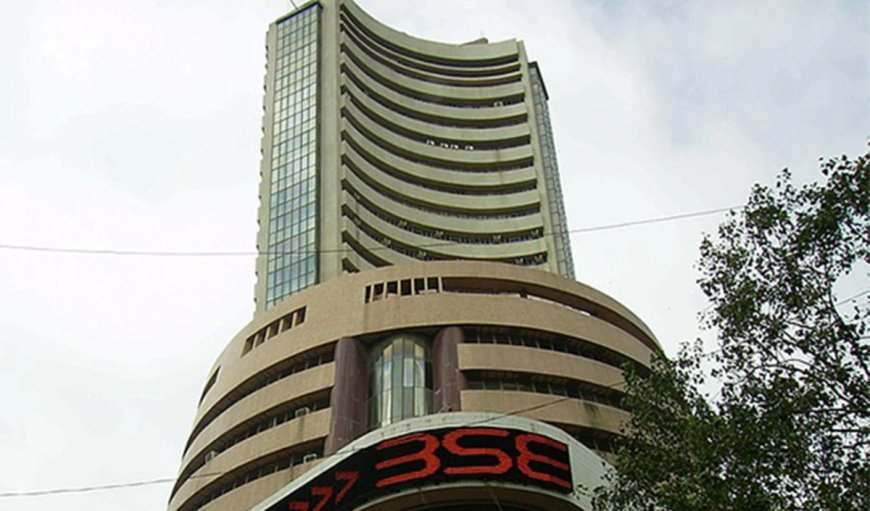IT और Banking Stocks की चमक ने बाजार को संभाला, बिकवाली के दबाव में फिसला Sensex