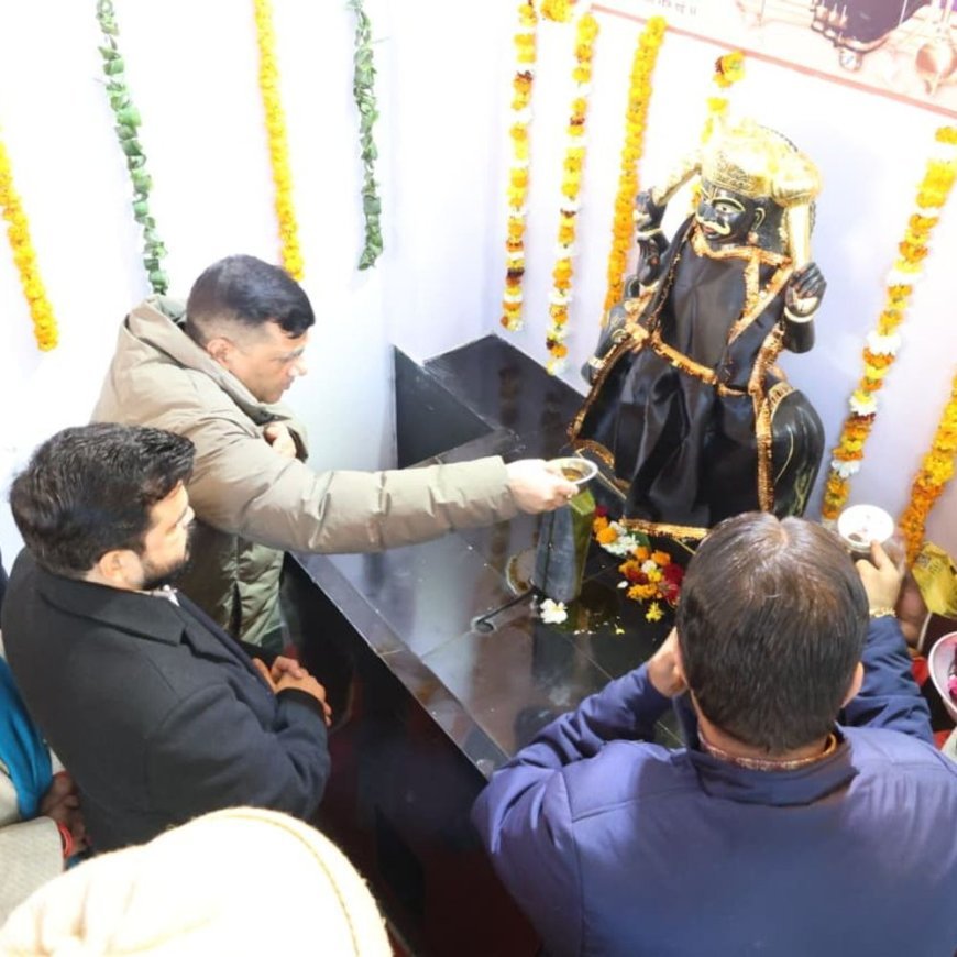 थानागंज मंदिर में हनुमान प्रतिमा की प्राण प्रतिष्ठा:जिलाधिकारी और पुलिस अधीक्षक की मौजूदगी में हुआ, क्षेत्र में सुख-शांति की कामना की