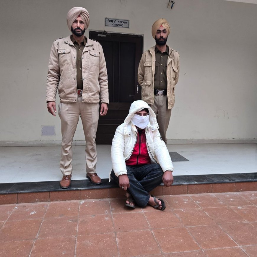 अबोहर में राजस्थान का नशा तस्कर अरेस्ट:बाइक पर लेकर जा रहा था चरस, करता है खेतीबाड़ी, पुलिस नेटवर्क खंगालने में जुटी