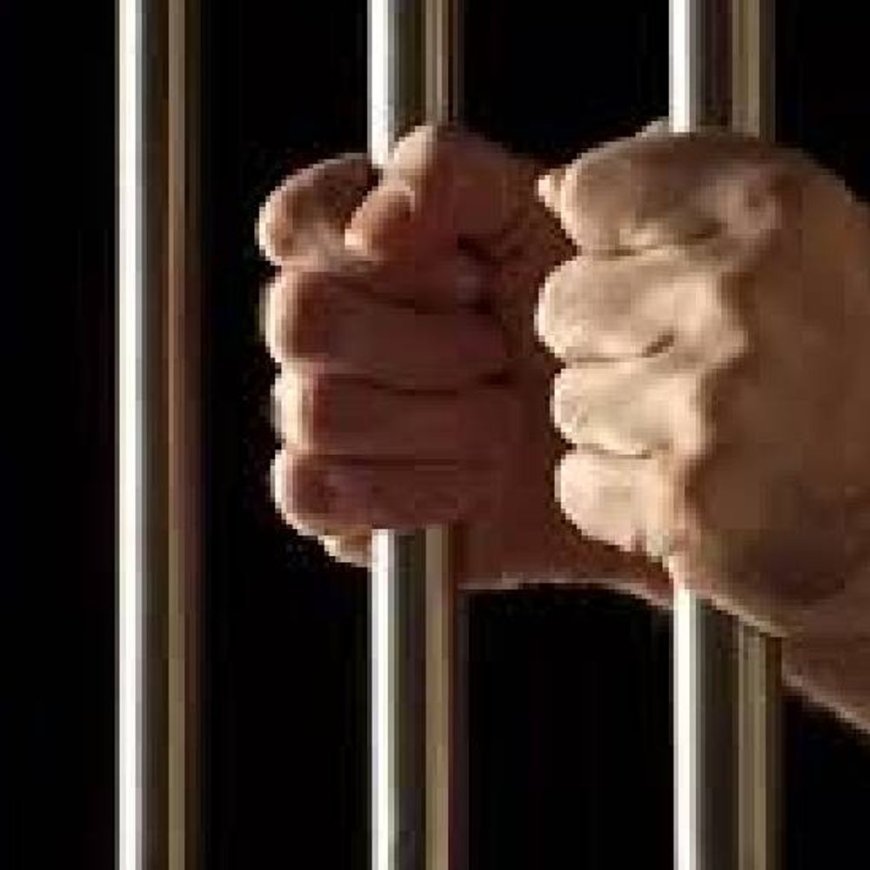 अयोध्या में जेल से दो कैदी फरार:सूचना मिलते ही पुलिस मौके पर, डॉग स्कवायड को बुलाया गया