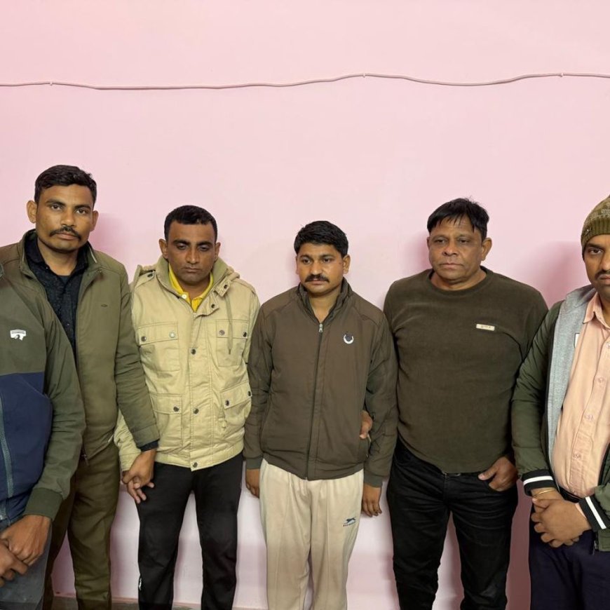 डूंगरपुर में रिश्वत लेते हेड कॉन्स्टेबल और कॉस्टेबल गिरफ्तार:FIR दर्ज नहीं करने के बदले में ली 1.50 लाख की घूस