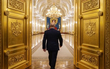 सुनहरे दरवाजे से निकले पुतिन, पूरी कैबिनेट लेकर मोदी से मिलने आए शख्स से मिलाया हाथ