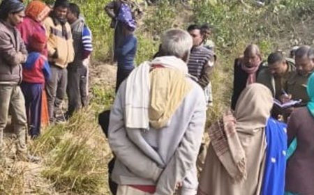 महिला की शव फंदे से लटका मिला:गांव से 1 किमी दूर ग्रामीणों ने देखी लाश, परिजन बोले- मानसिक विक्षिप्त थी
