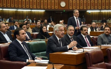 USA ने मतलब निकाला और हमें Toilet Paper की तरह यूज़ कर फेक दिया, America पर भड़के Pakistan के रक्षा मंत्री Khawaja Asif