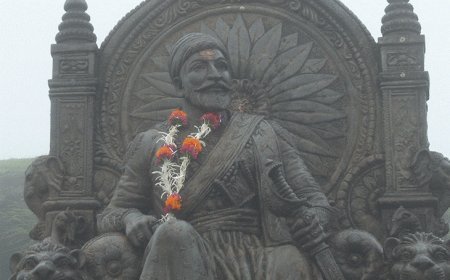महाराष्ट्र कांग्रेस प्रमुख बोले- टीपू सुल्तान शिवाजी महाराज के बराबर:BJP बोली- सपकाल पागल हो चुके हैं; पुणे में पूर्व विधायक के पोस्टर जलाए, FIR