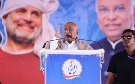 Kejriwal के 'आंसुओं' पर Congress अध्यक्ष Kharge का तंज- 'रोना-धोना छोड़ Rahul Gandhi की तरह लड़ें'