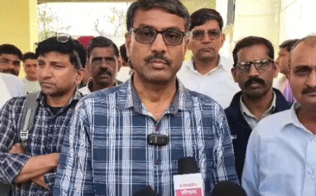 नारनौल में दो महीने बाद भी चोरी का खुलासा नहीं:घर से चोरी हुआ 18 तोला सोना-सवा किलो चांदी, ग्रामीणों ने की पुलिस से मुलाकात