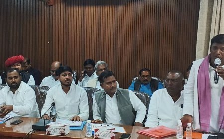 मऊ जिला पंचायत में 45 करोड़ का बजट पास:ग्रामीण विकास योजनाओं पर हुई चर्चा, पिछला बजट 38 करोड़ रुपए था