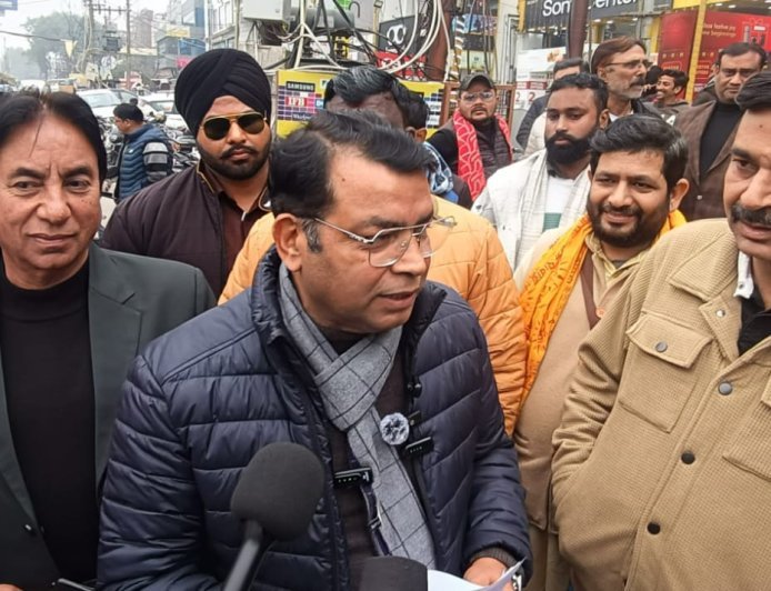 विधायक शिव अरोरा ने काशीपुर बाईपास का अधिकारियो संग किया पैदल भ्रमण! डिवाइडर के 60- 60 फिट तक दोनों ओर होगा सड़क निर्माण कार्य, यूटिलिटी शिफ्टिंग का कार्य होगा जल्द प्रारंभ*