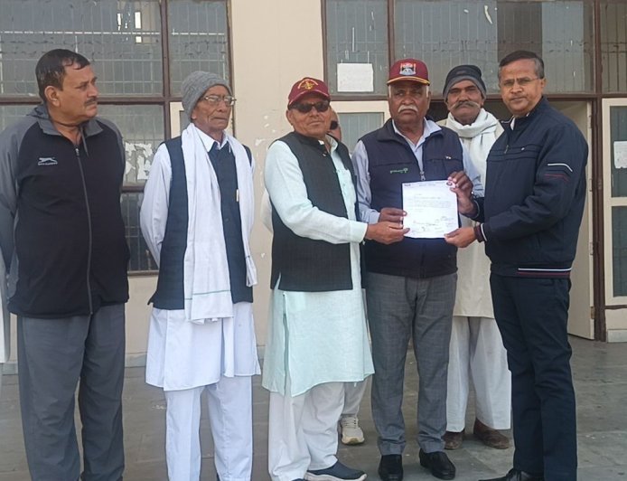 जुलाना के पूर्व सैनिक प्रशासन से नाराज:एसडीएम से की मुलाकात, बोले- गणतंत्र दिवस कार्यक्रम में नजरअंदाज किया