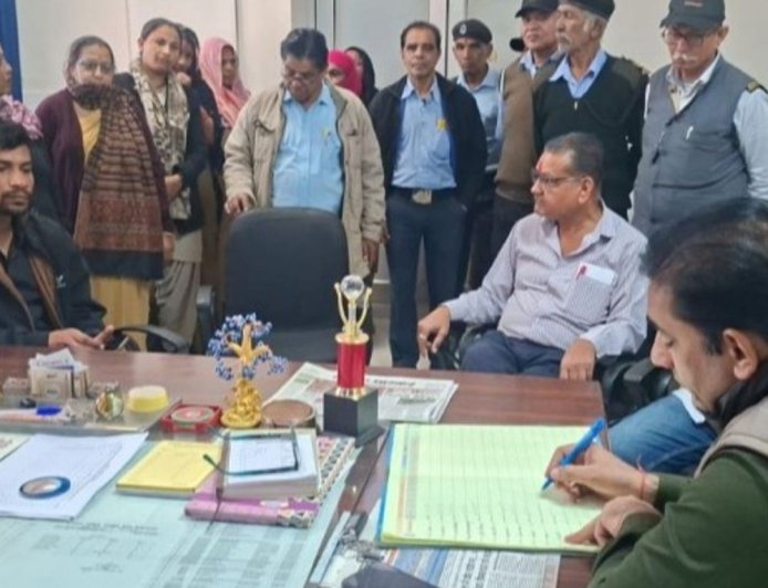 बांगड़ हॉस्पिटल में चोरियों रोकने हॉस्पिटल प्रशासक सख्त:हॉस्पिटल के कार्यवाहक अधीक्षक ने ली सुरक्षाकर्मियों की बैठक, दिए सख्त निर्देश