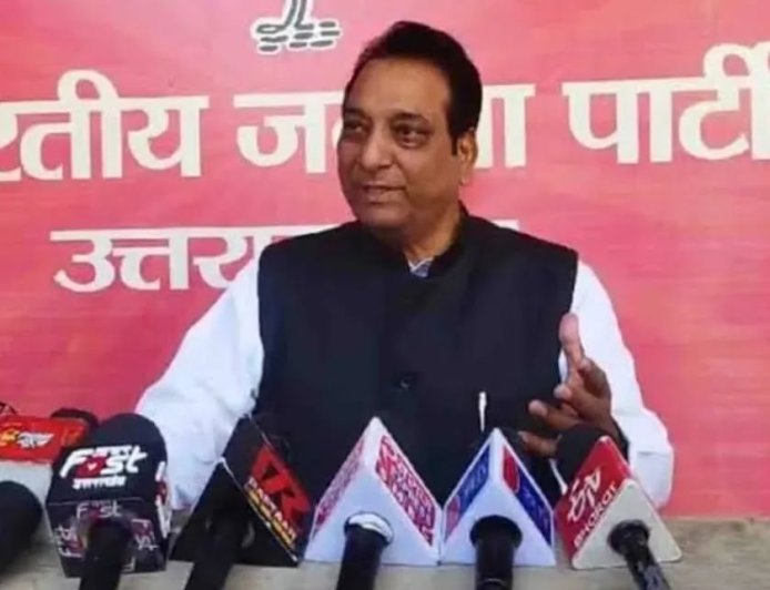 भाजपा ने की अल्पसंख्यक शिक्षण संस्थान भूमि आवंटन रद्द करने की मांग, सीएम से मिले चमोली