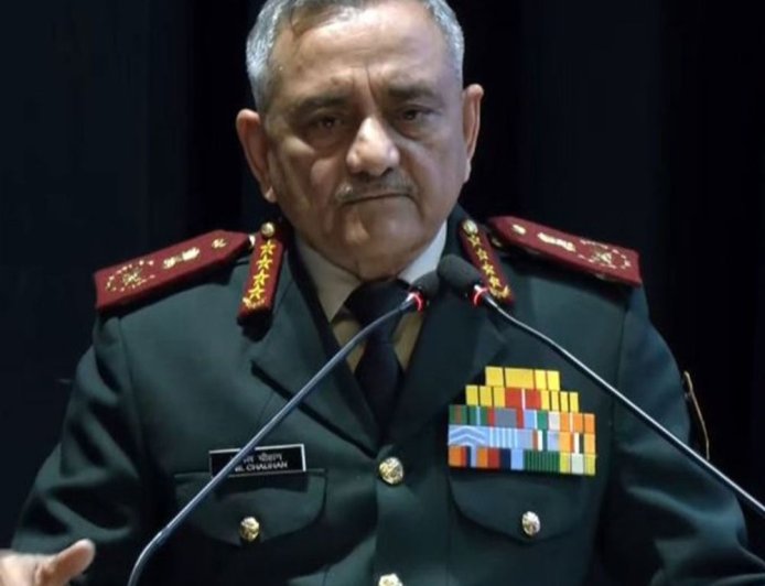 CDS चौहान बोले- मौजूदा दुनिया में दोस्त-दुश्मन तय करना मुश्किल:पार्टनरशिप लेन-देन पर निर्भर; भारत को अकेले काम करने के लिए तैयार रहना होगा