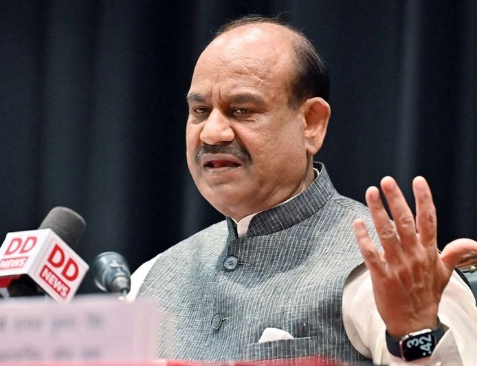 शुरु से ही विवादों में घिरे रहे हैं लोकसभा अध्यक्ष बिरला