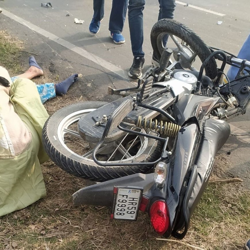 फतेहाबाद में रोड एक्सीडेंट में मां-बेटे की मौत:निजी बस से टकराई बाइक; परिजनों का हंगामा, काफी खींचतान के बाद उठाए शव