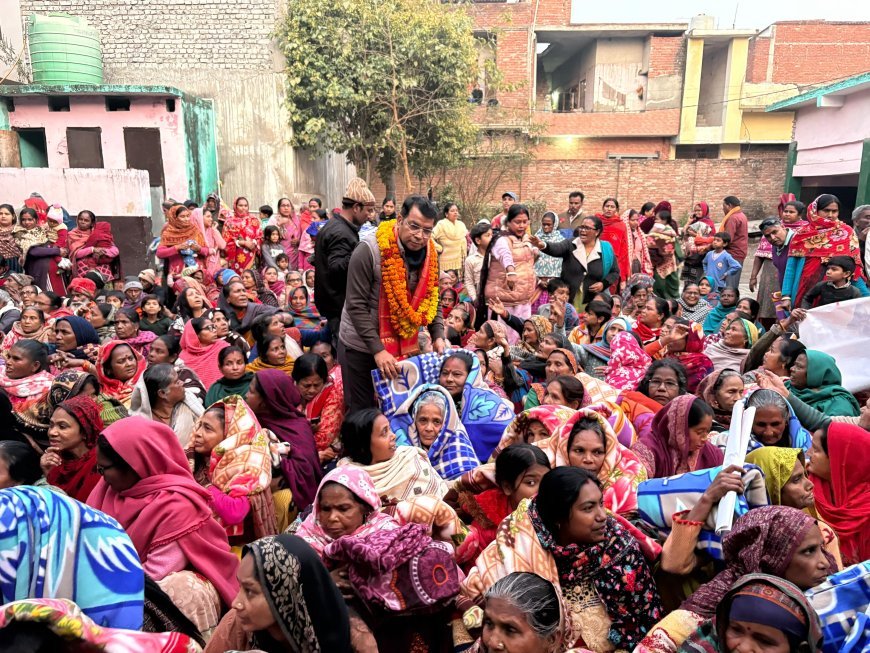 विधायक शिव अरोरा ने ट्रांजिष्ट कैम्प वार्ड न. 8 शिवनगर मे सैकड़ो जरूरतमंद लोगो को वितरित किये कम्बल! बोले नर सेवा नारायण सेवा*