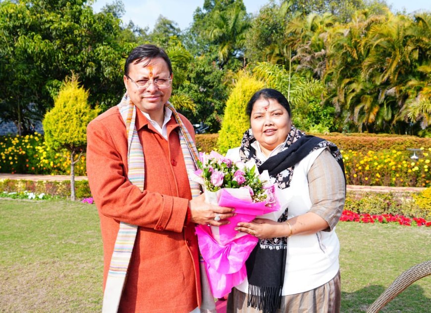 मुख्यमंत्री एकल महिला स्वरोजगार योजना की शुरुआत ऐतिहासिक कदम: शालिनी बोरा भाजपा जिला उपाध्यक्ष*