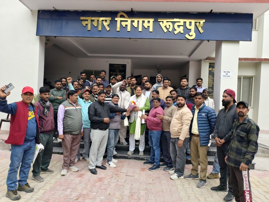 22 साल पुरानी मुराद पूरी करने की घोषणा पर महापौर का किया अभिनंदन