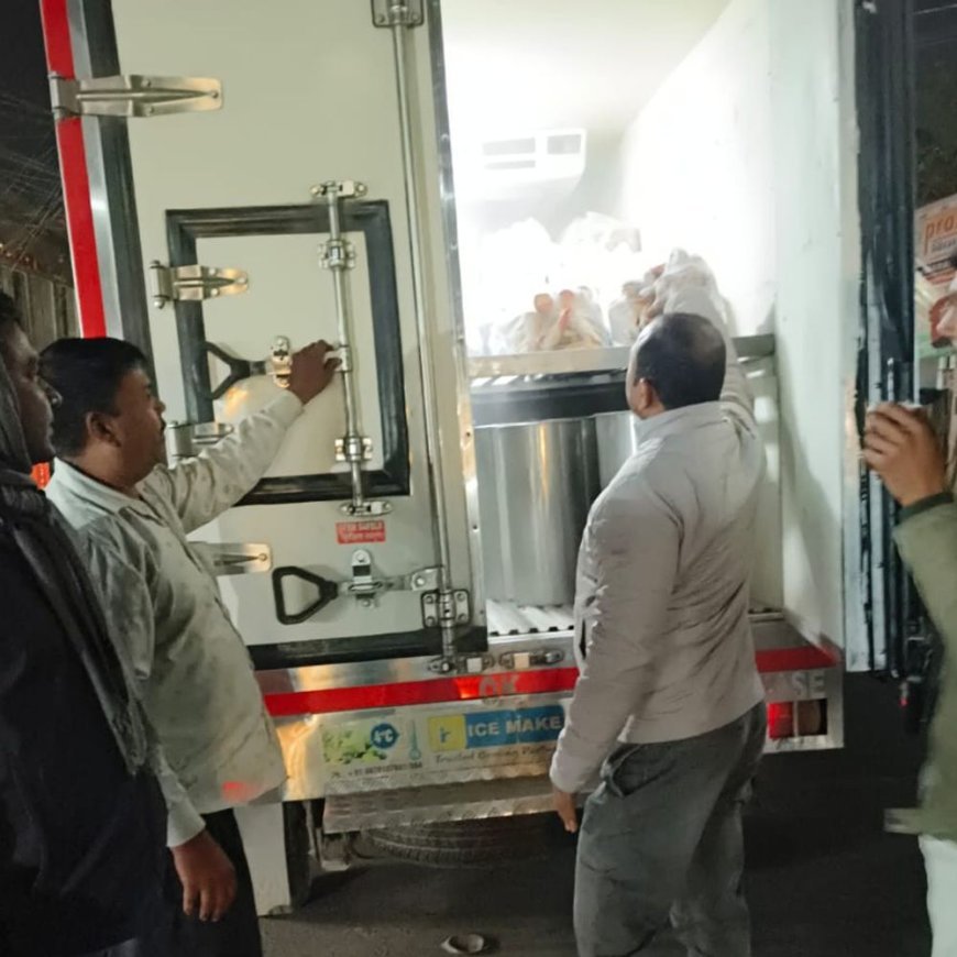 बस्ती में होली पर मिलावटखोरों पर सख्ती:11 नमूने जांच को भेजे, 1750 किलो खोया नष्ट, 1048 किलो कचरी जब्त