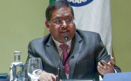 US-Israel Attacks Iran | खामेनेई की मौत से मचा कोहराम! भारतीय विदेश मंत्रालय ने 'संयम' और 'डिप्लोमेसी' की मांग की, 11 देशों के हवाई क्षेत्र से बचने की सलाह