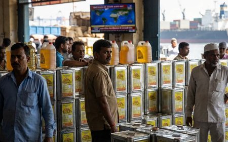 West Asia में टेंशन का असर, Iran पर हमले के बाद भारत में खाने का तेल हुआ रिकॉर्ड महंगा।