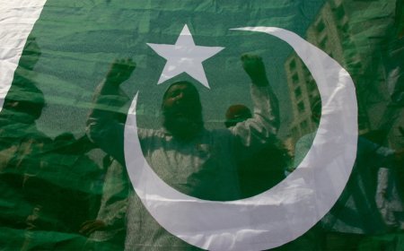 Middle East में तनाव चरम पर, Iran का बड़ा एक्शन, Hormuz में 3 Pakistani जहाजों को रोका