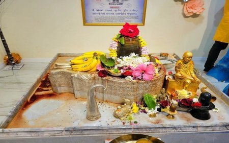 Ravi Pradosh 2026 Vrat Date: Lord Shiva की कृपा से चमकेगी किस्मत, Ravi Pradosh Vrat पर जानें Puja Vidhi और अचूक मंत्र