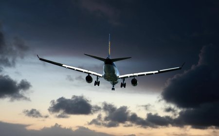 Aviation Stocks Crash | विमानन और पर्यटन क्षेत्र में 'रक्तपात'! IndiGo और SpiceJet के शेयर 7% तक टूटे, यात्रा पोर्टल्स में 11% की ऐतिहासिक गिरावट